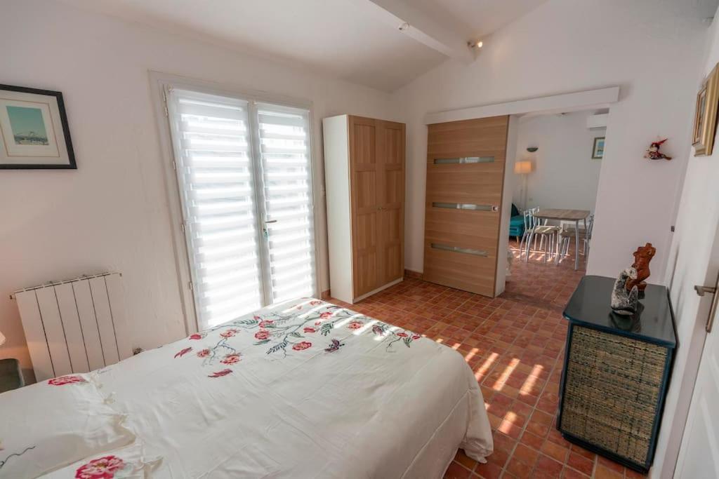 Joli Studio 36M2 Tout Confort Chateauneuf-de-Gadagne Exterior photo